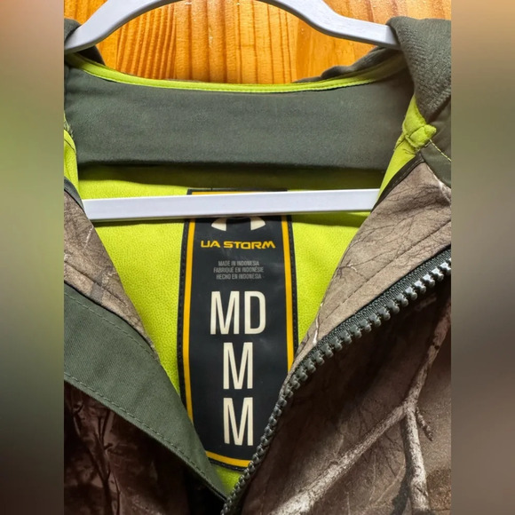 Women’s Under Armour Real Tree Camo Half Zip Jacket - Picture 2 of 3